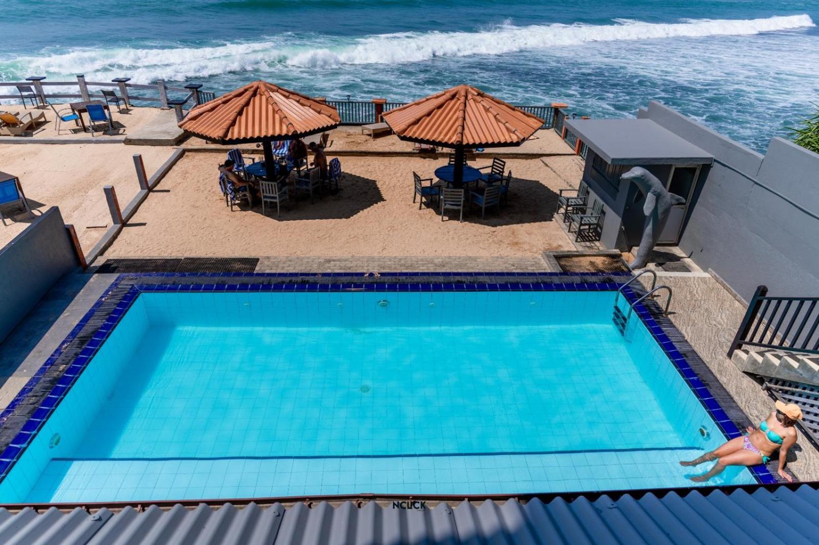 אונה ואטונה Rock Fort Beach Resort מראה חיצוני תמונה