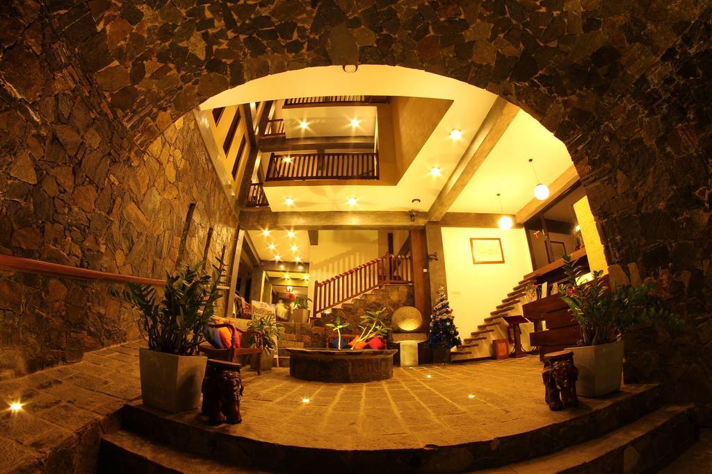 אונה ואטונה Rock Fort Beach Resort מראה חיצוני תמונה